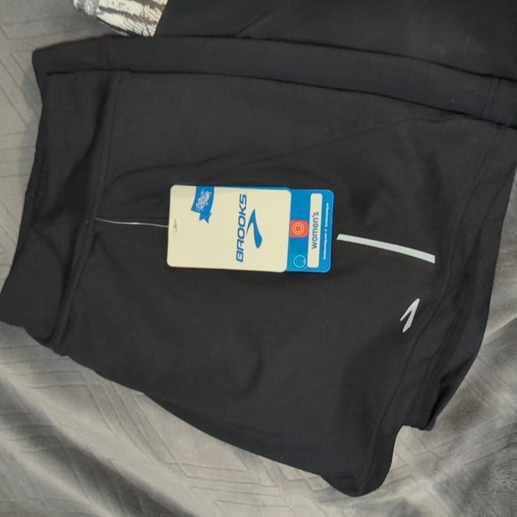 Two Pair of Brooks Women's Running Skorts - Picture 3 of 16